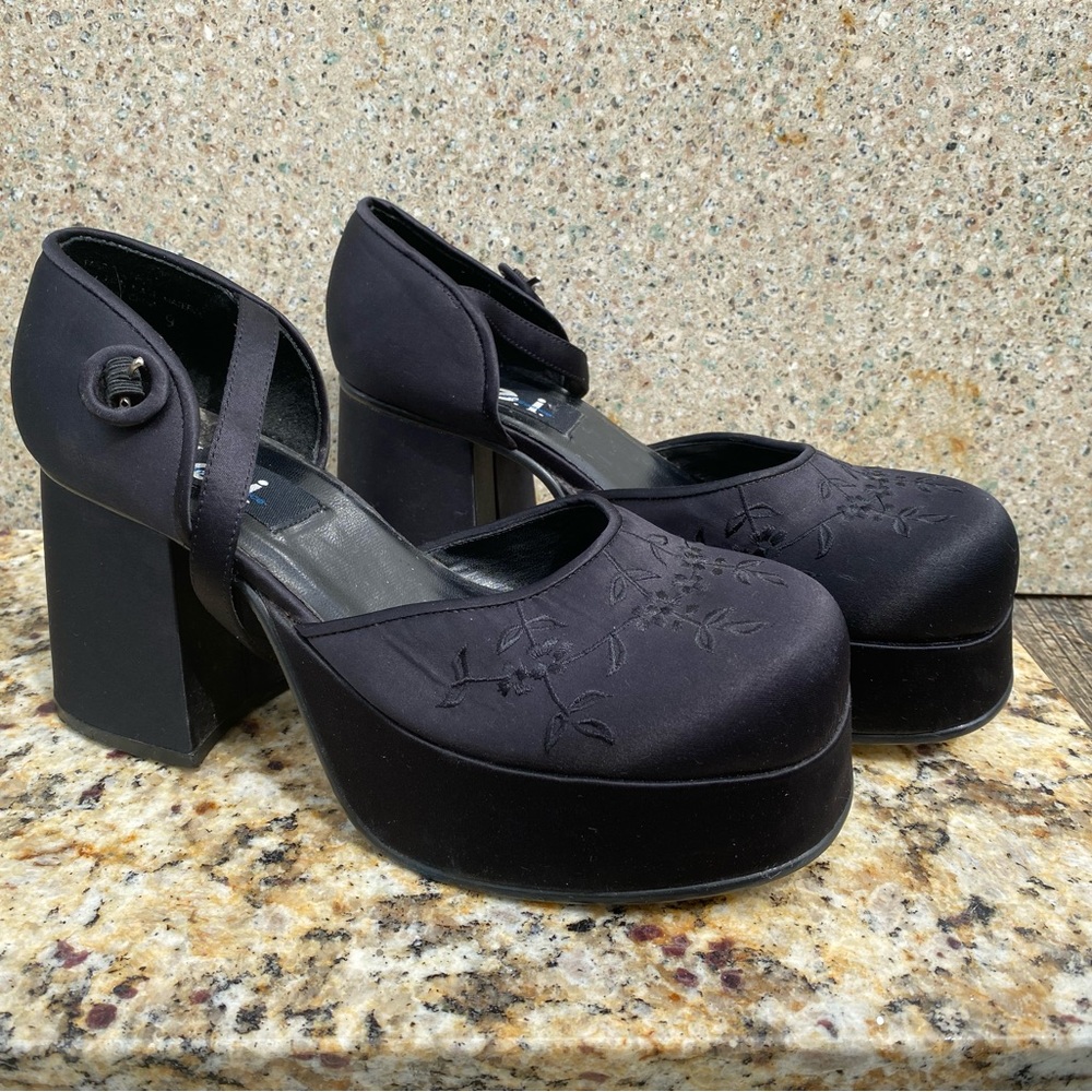 l.e.I Mary Jane Heels